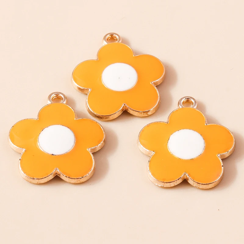 Leslie 10 Stück Emaille-Anhänger in Weiß und Gelb mit Gänseblümchen-Motiv für die Herstellung von Halsketten, Ohrringen, Armbändern, Charms, DIY-Schmuckzubehör – Detail 37