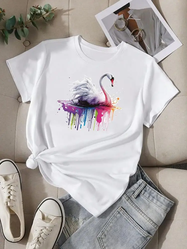 Camiseta com decote em O feminino, roupa feminina, estilo floral, libélula, estampa aquarela, topo gráfico, moda casual, manga curta