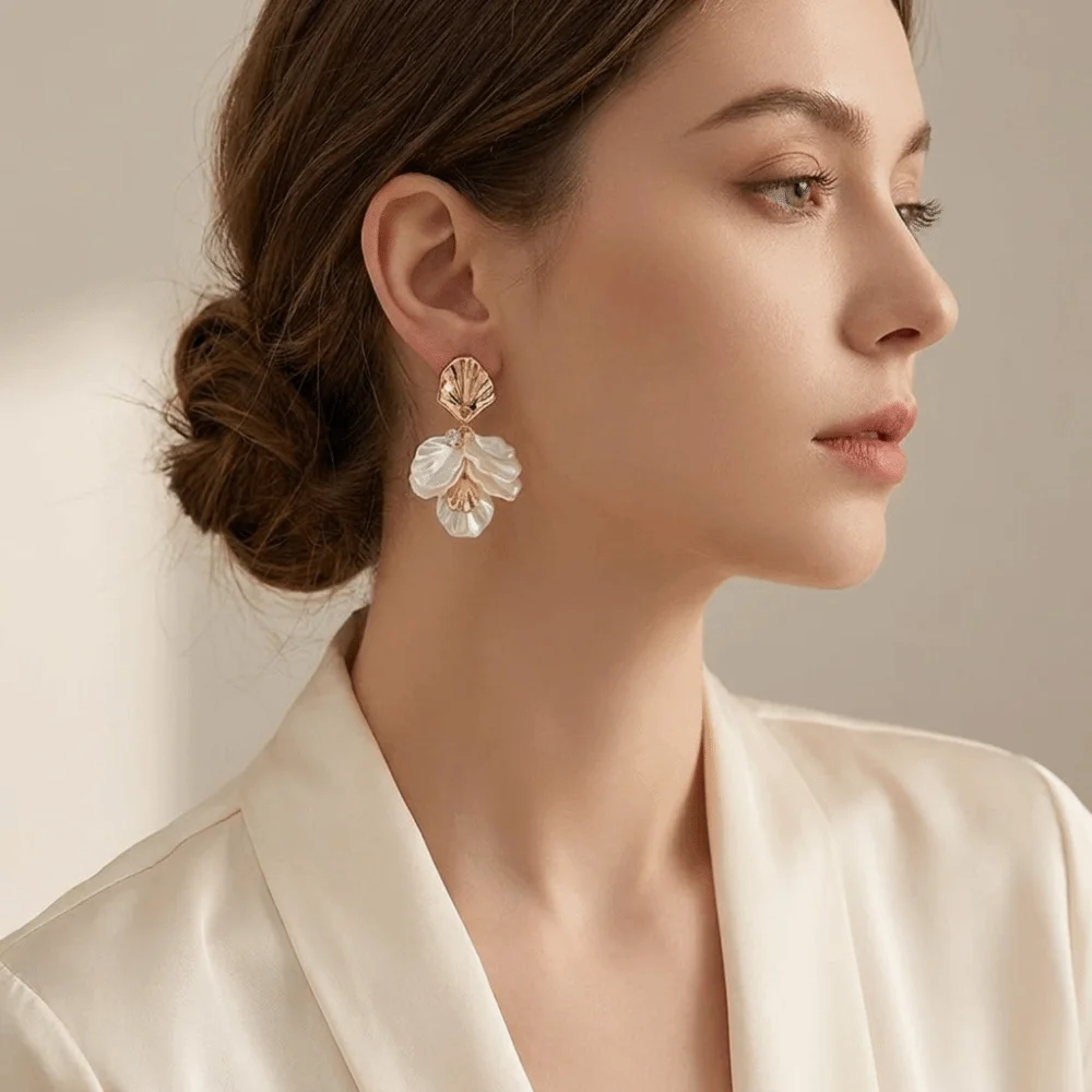 Elegant White Petal Earrings Resin Layered Shell Drop Earrings Shiny Lightweight Pendant Earrings Vacation Style