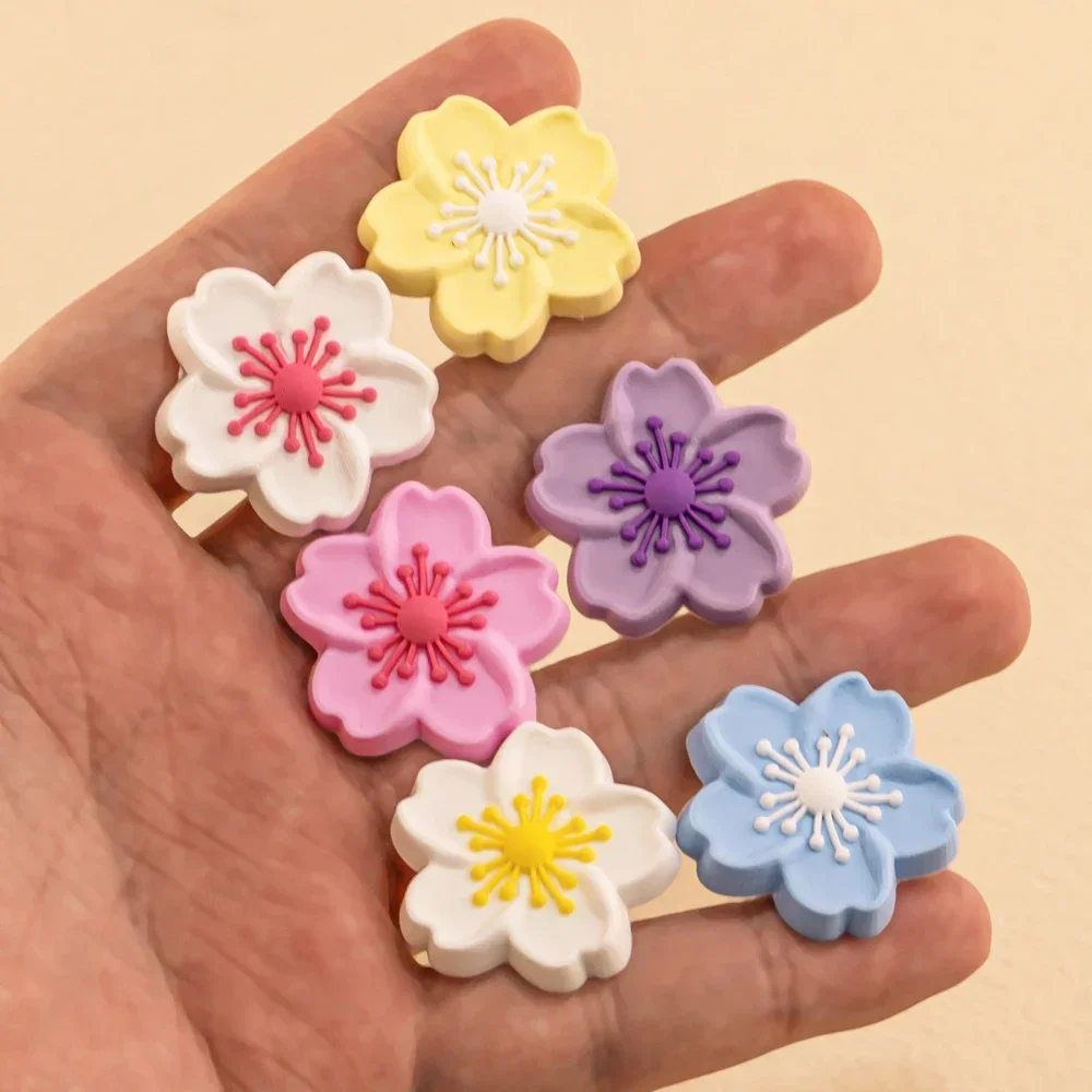 1 قطعة بولي كلوريد الفينيل زهرة الأحذية السحر للنساء الفتيات الصنادل اكسسوارات ساكورا ديزي الأحذية الزينة دبابيس للهدايا صندل أبازيم الهدايا