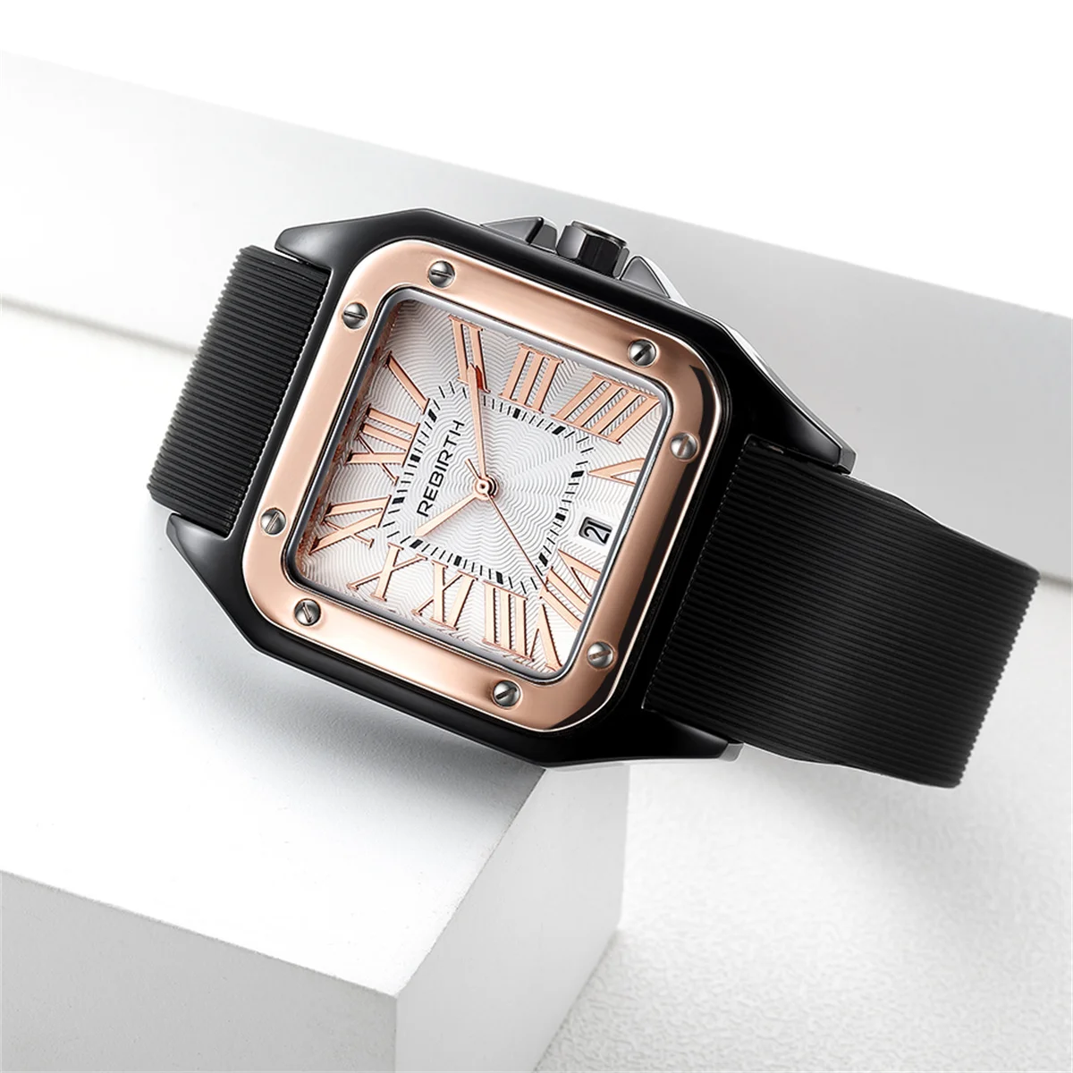 ساعة كوارتز ممتازة بتقويم بمقياس روماني بسيط وأنيق