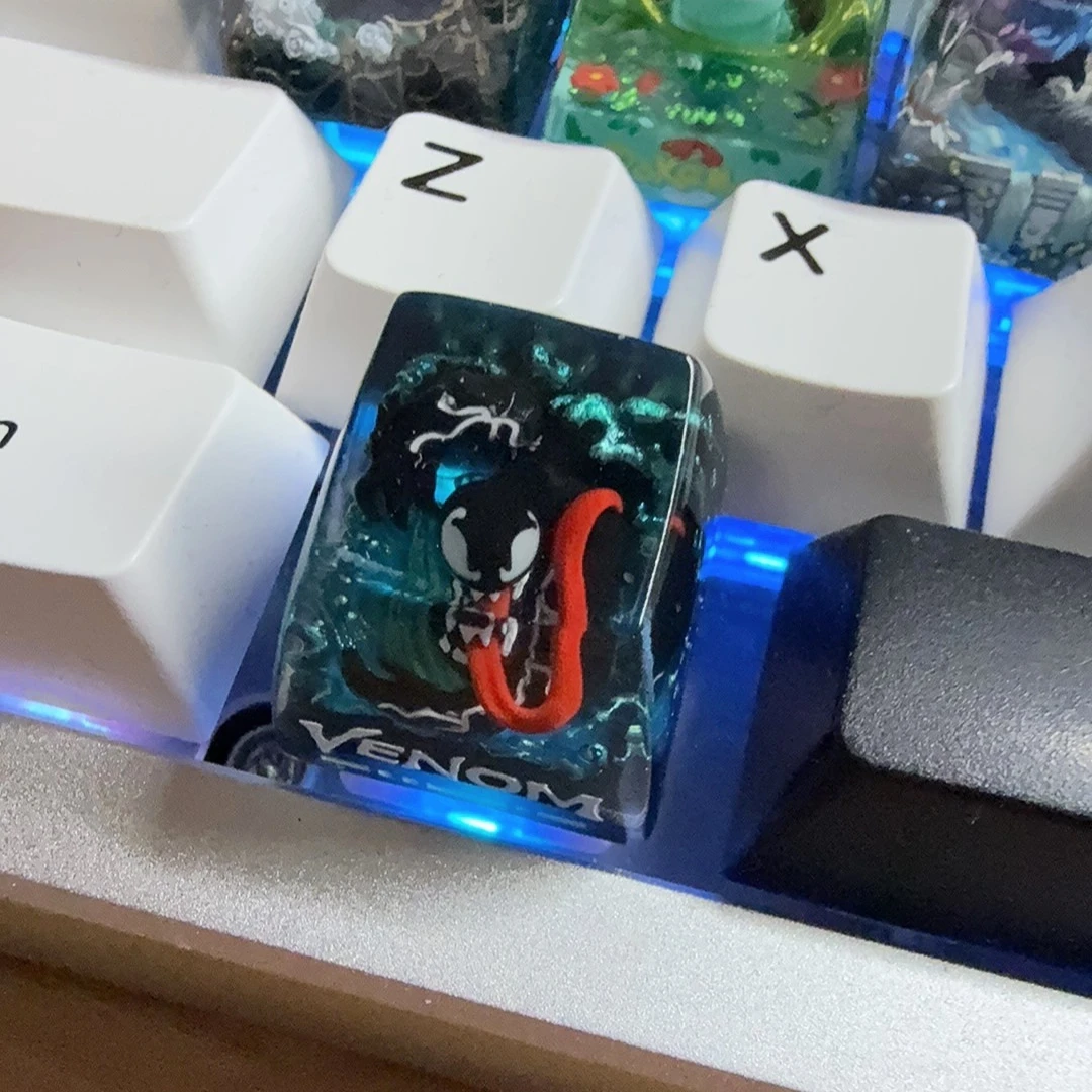 Venom Gaming Accessories - Lobo Keycap Venom Translucent Resin Keycap