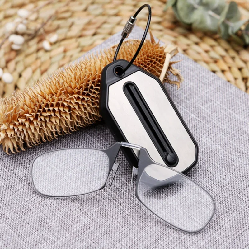 

Folding Legless Reading Glasses Ultralight Nose Clip-on Keychain Glasses Men Women Mini Portable Presbyopic Glasses +1.0 To +3.0