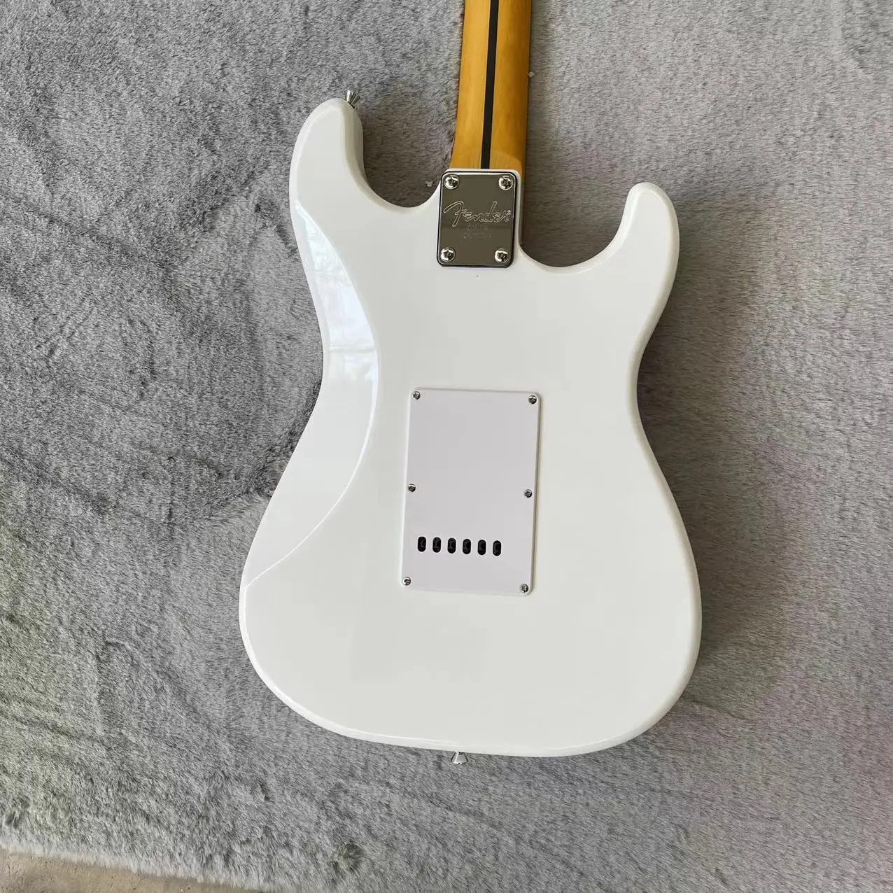 ST Left Hand Electric Guitar 6-String Split Electric Guitar, White Body, Bright Color, Maple Fingerboard, Maple Track, White Gua