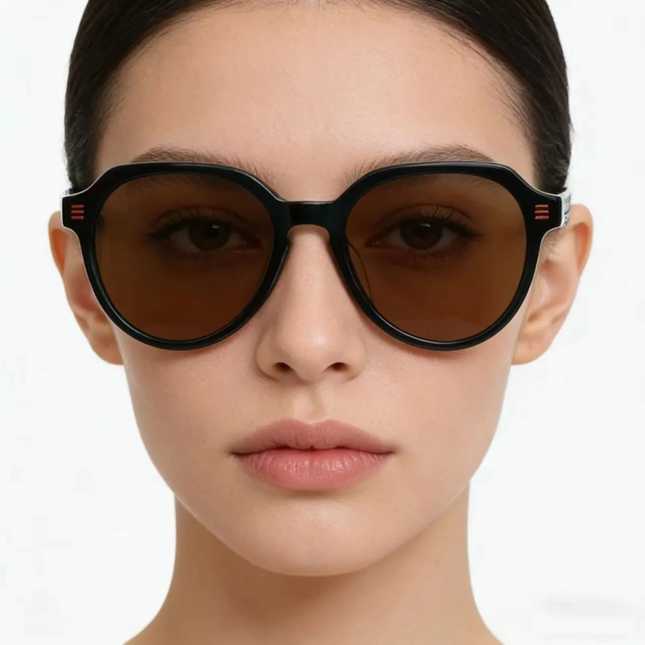 

Trendy Sunglasses Vintage Gradient UV400 Sun Glasses for Men Women with Leather Case Fashion Eyewear 2026 Driving Travel