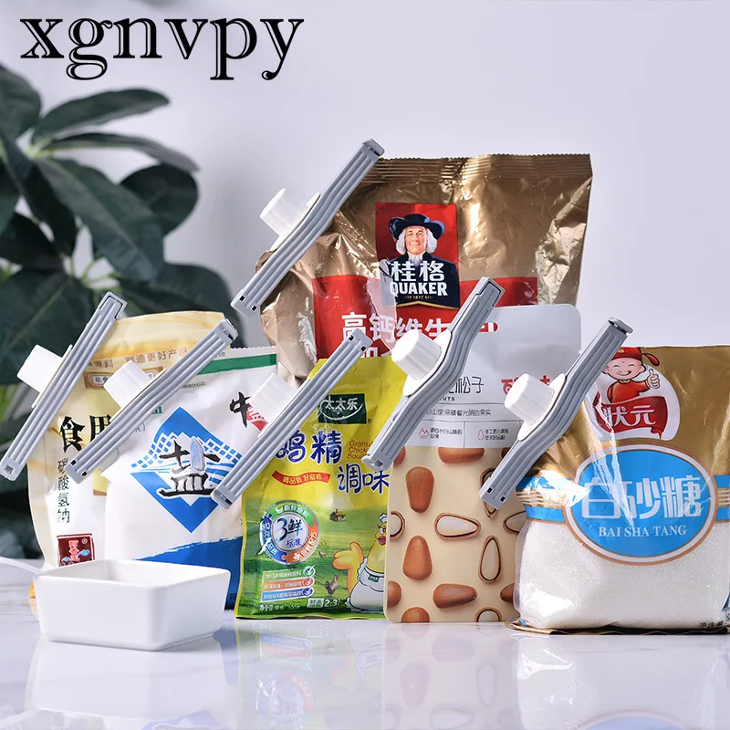 xgnvpy Japanese seal with discharge nozzle food preservation sealing clamp household kitchen snacks food moisture-proof magic