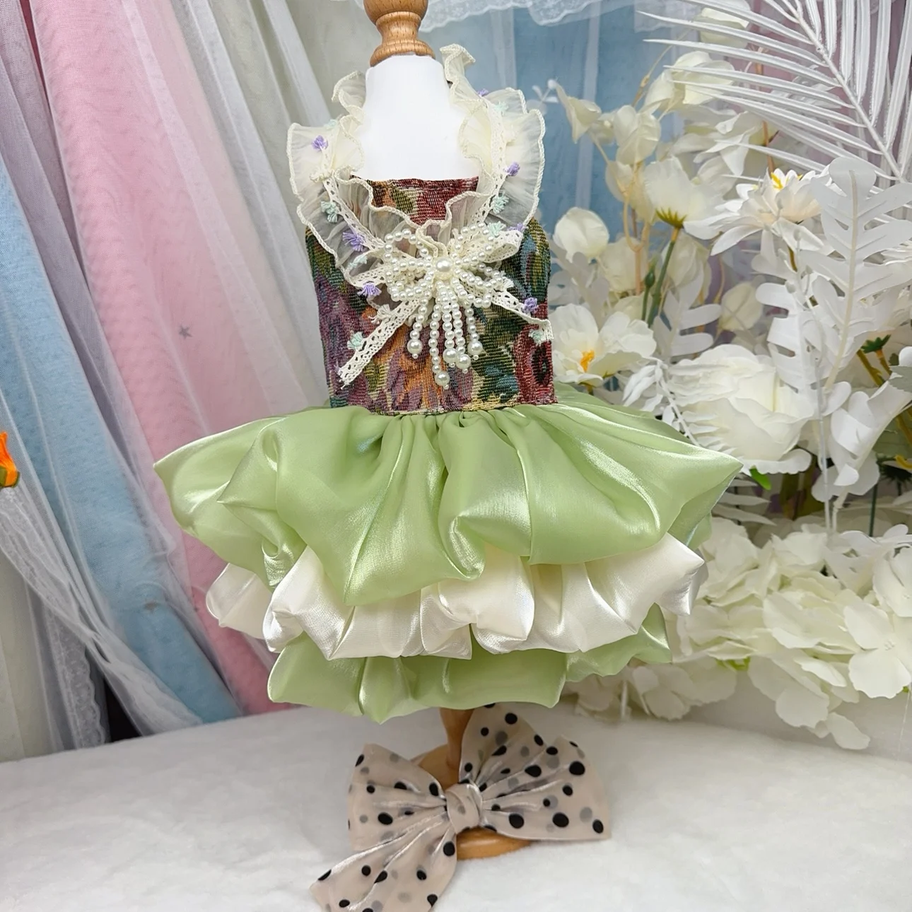 

Retro Pastoral Style Pet Dog Clothes Champagne Green Handmade Print Pearl Bow Princess Dress For Small Medium Dog Chihuahua Coat