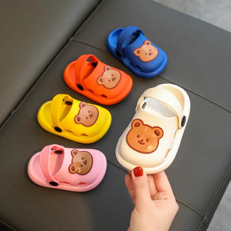 

Children's Slippers - New Summer Cute Bear Design Soft-Sole Anti-Slip Indoor Bathroom Sandals for Baby Girls and Boys