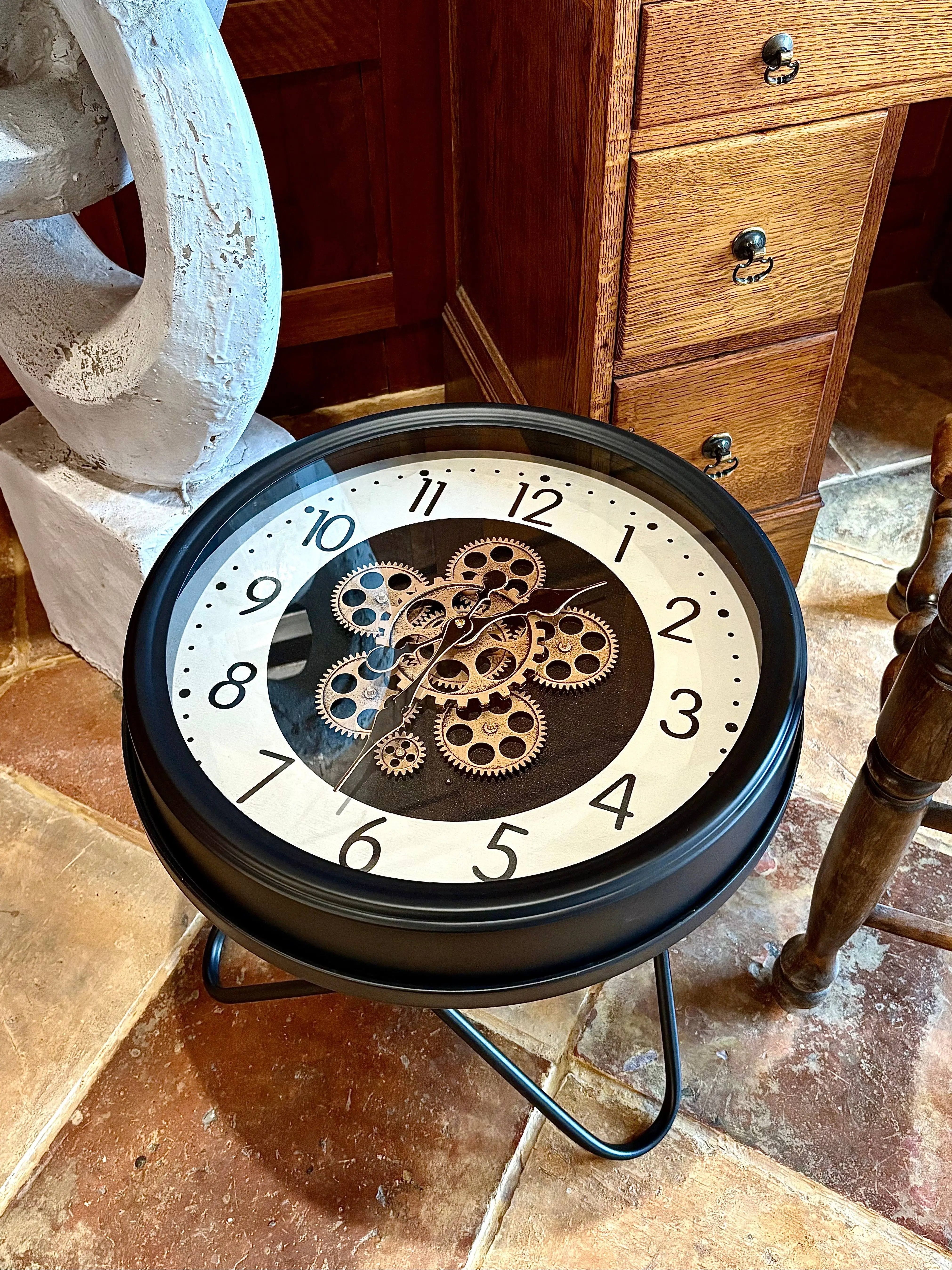 Retro high-end sense light luxury Nordic style clock gear American living room sofa side table