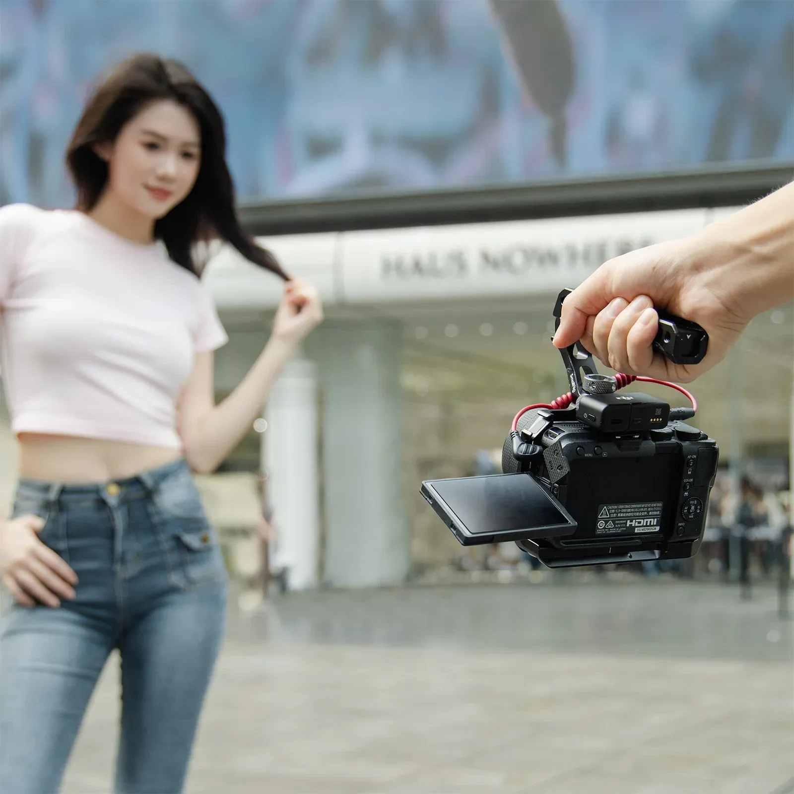 قفص كاميرا صغير الحجم لكاميرات Canon EOS R50 V مع قبضة Arca-Swiss لوحة الإصدار السريع حامل الحذاء البارد لحوامل ثلاثية الرؤية Gimbal