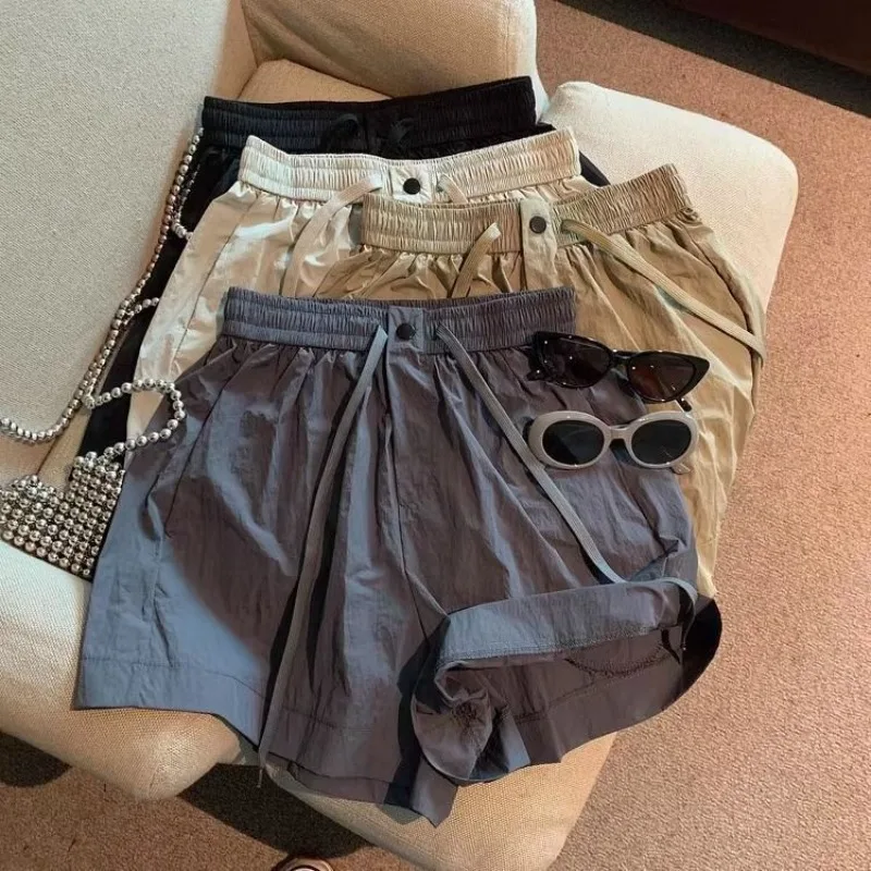 Women Casual Shorts 2024 Summer Fashion New Elastic Waist Cargo Button Shorts Vintage Knee Length Bermuda Beach Streetwear Pants