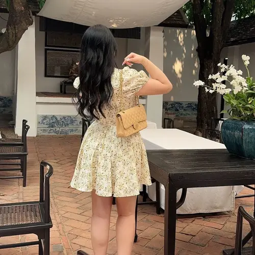 Imagen 2 del producto Minivestido plisado de talla grande para mujer, estampado Floral, cuello en V, manga corta, con cordones, Sexy, ajustado, trajes elegantes de verano para fiesta