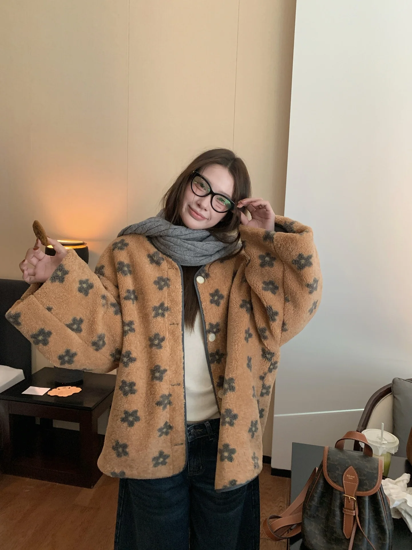 

Heygirl Ретро меховая куртка с цветочным принтом, женское двустороннее хлопковое пальто, теплое зимнее пальто с лесным орехом, повседневная свободная посадка для поездок на работу