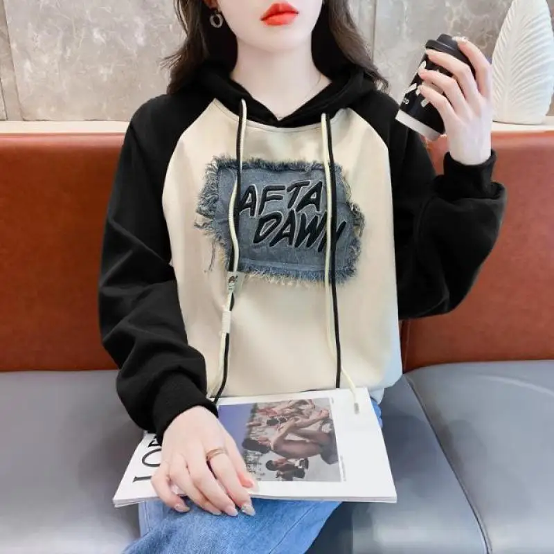 2023 New Spring Autumn Simplicit Fashion Denim Patch Retro Street Style Loose Hooded Short Pullover Patchwork Sweater for Women
