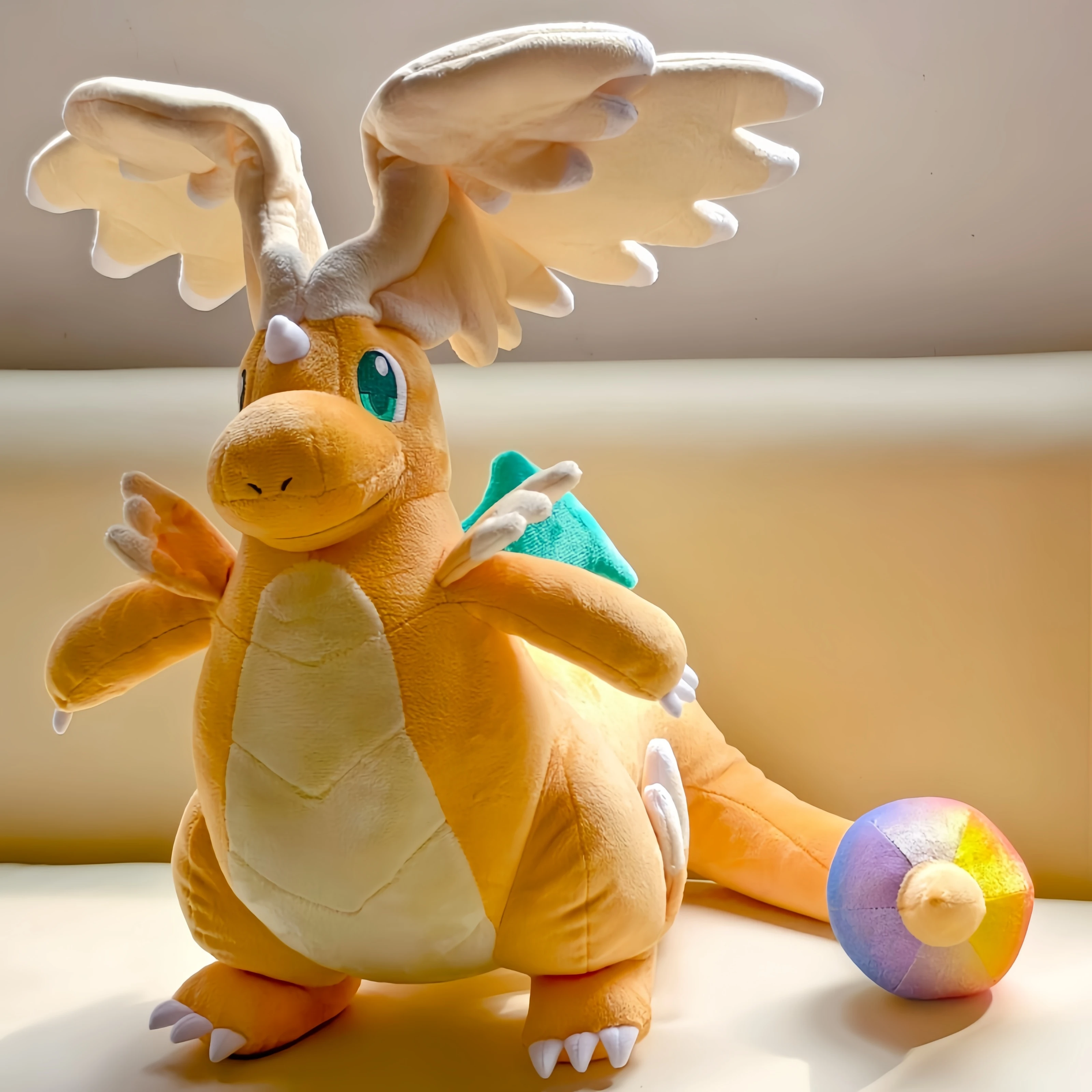 boneco-de-pelucia-pokemon-mega-super-evolution-dragao-dragao-super-rapido-charizard-dragonite-segurando-dratini-peluches-pikachu-presente