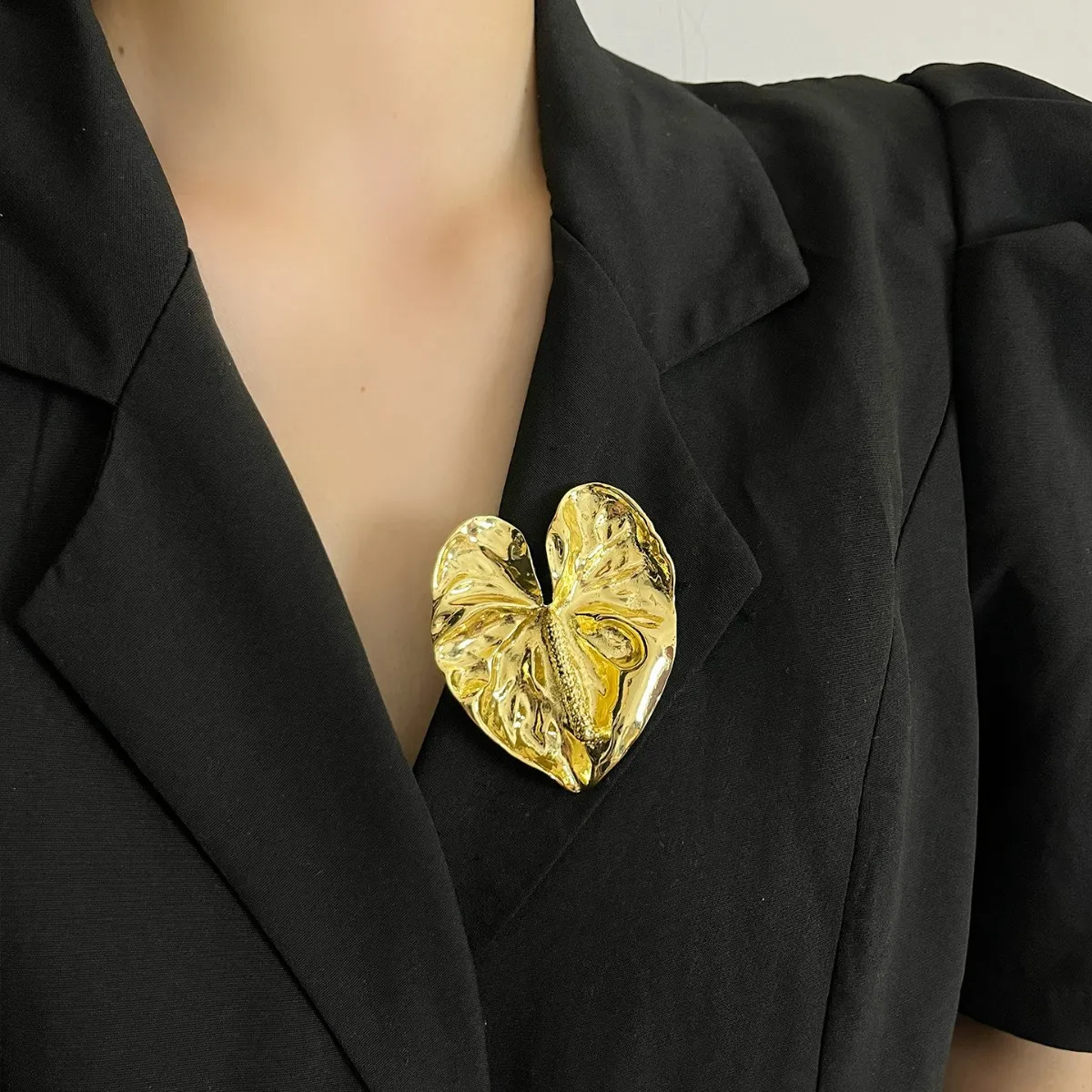 

French Elegant Classic Unique Floral Brooch Pin for Women Perfect for Parties And Travel Outfits