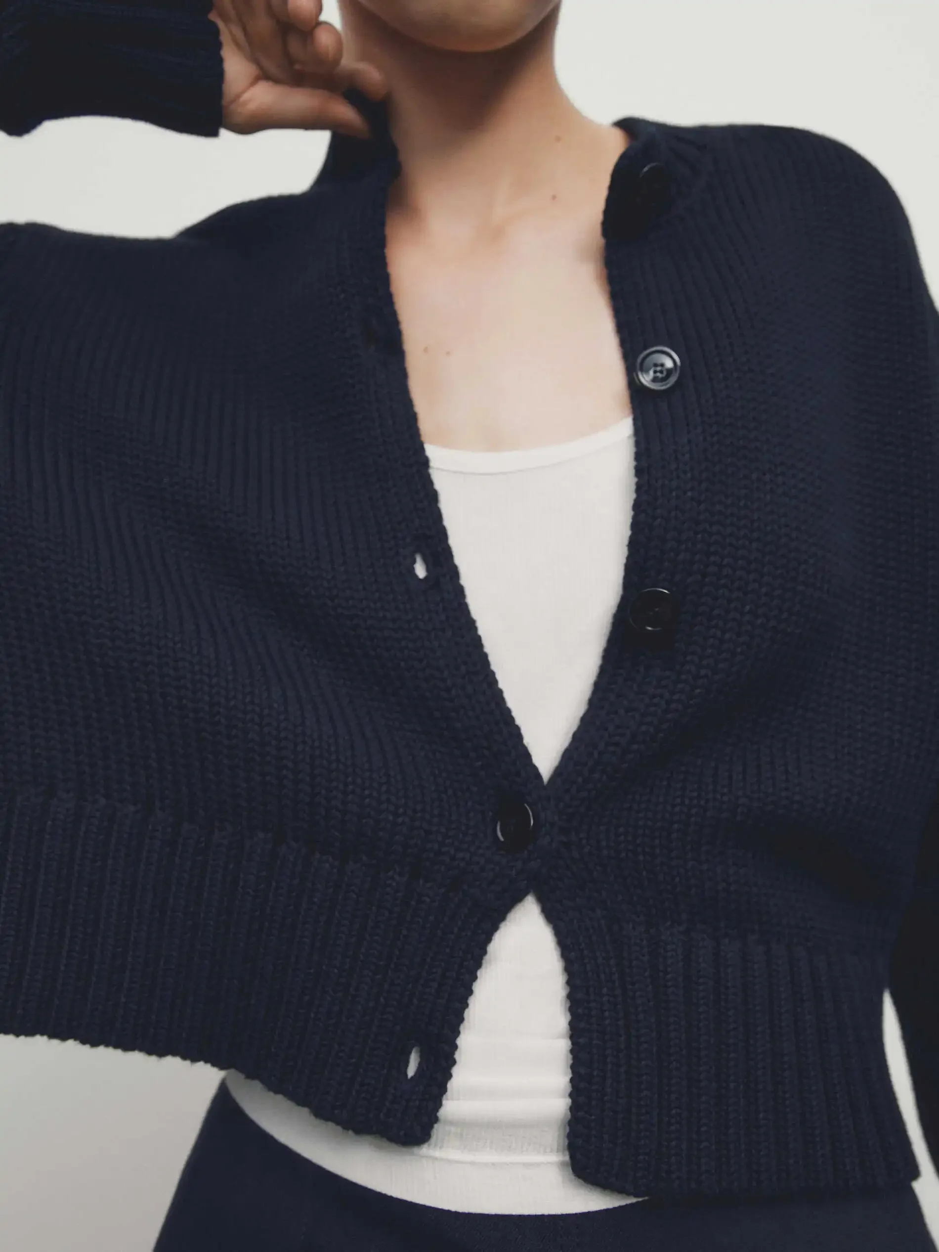 Ethereal costume 2025 spring new style of Women's casual simple style slim cotton short crew-neck sweater knitted cardigan