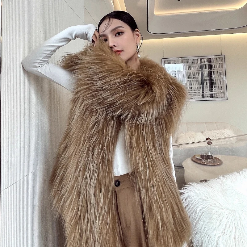 YOLANFAIRY الخريف والشتاء رشاقته الأبيض الراكون الفراء نسج مهدب وشاح بلا أكمام لون نقي شارع العليا سترات الفراء 2025