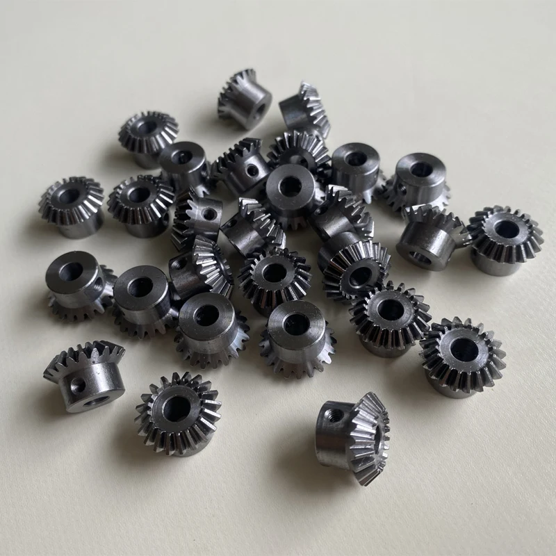 2 STUKS 0,8 Modulus 20 Tanden Standaard 90 °   Rechte 1:1 Kegeltandwiel 5mm Gat Diameter 10.9mm Totale Dikte Rondsel DIY Model Onderdelen