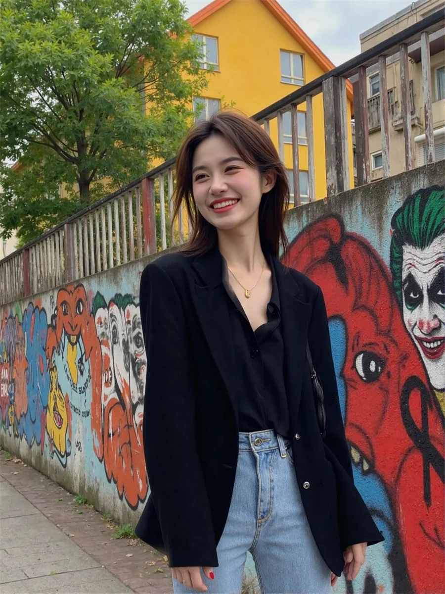 بليزرات نسائية عصرية باللون الأسود والأبيض وياقة مقلوبة ونزهات وافل مطرزة بدون أزرار ومنع مناسبة لمنفصل ضرب منتصف العمر #4