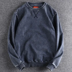 Re-washing old vintage European and American style men's crewneck sweater, washing soft cotton terry youth Joker top