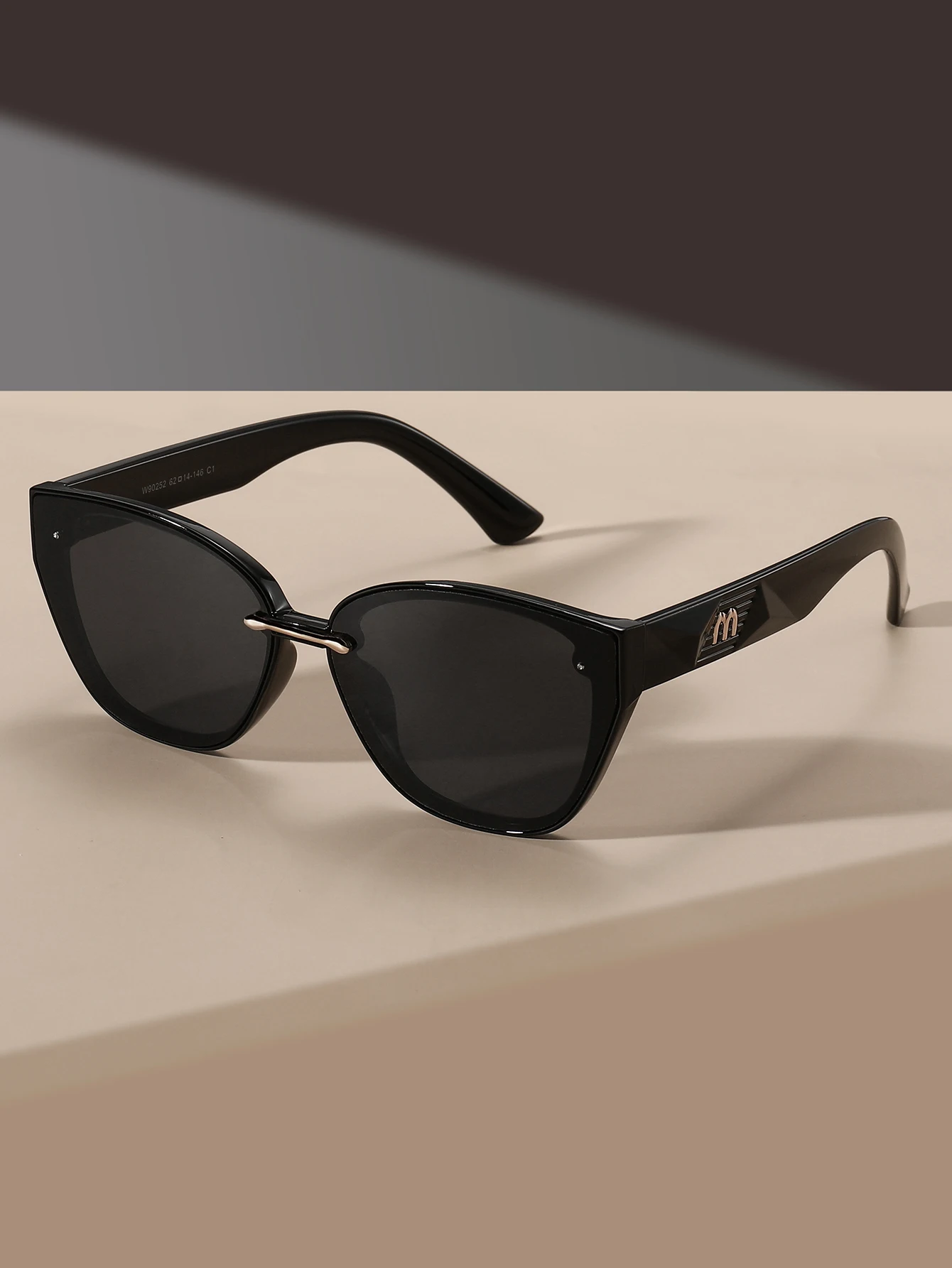 Modische Unisex-Brille mit großem quadratischem Rahmen und dekorativen Bügelarmen für den täglichen Gebrauch und Fotografie im Street-Style