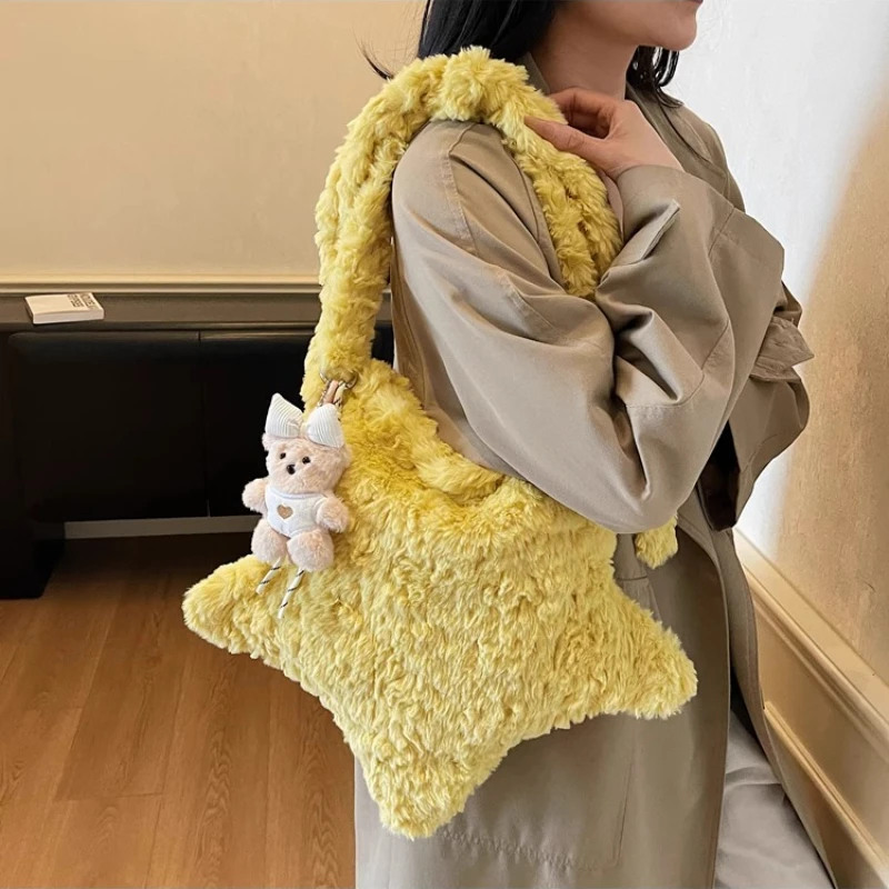 

Милые женские плюшевые сумки на плечо со звездами, зимняя женская сумка из искусственного меха под мышками, большая вместительная женская меховая сумка через плечо с подвеской