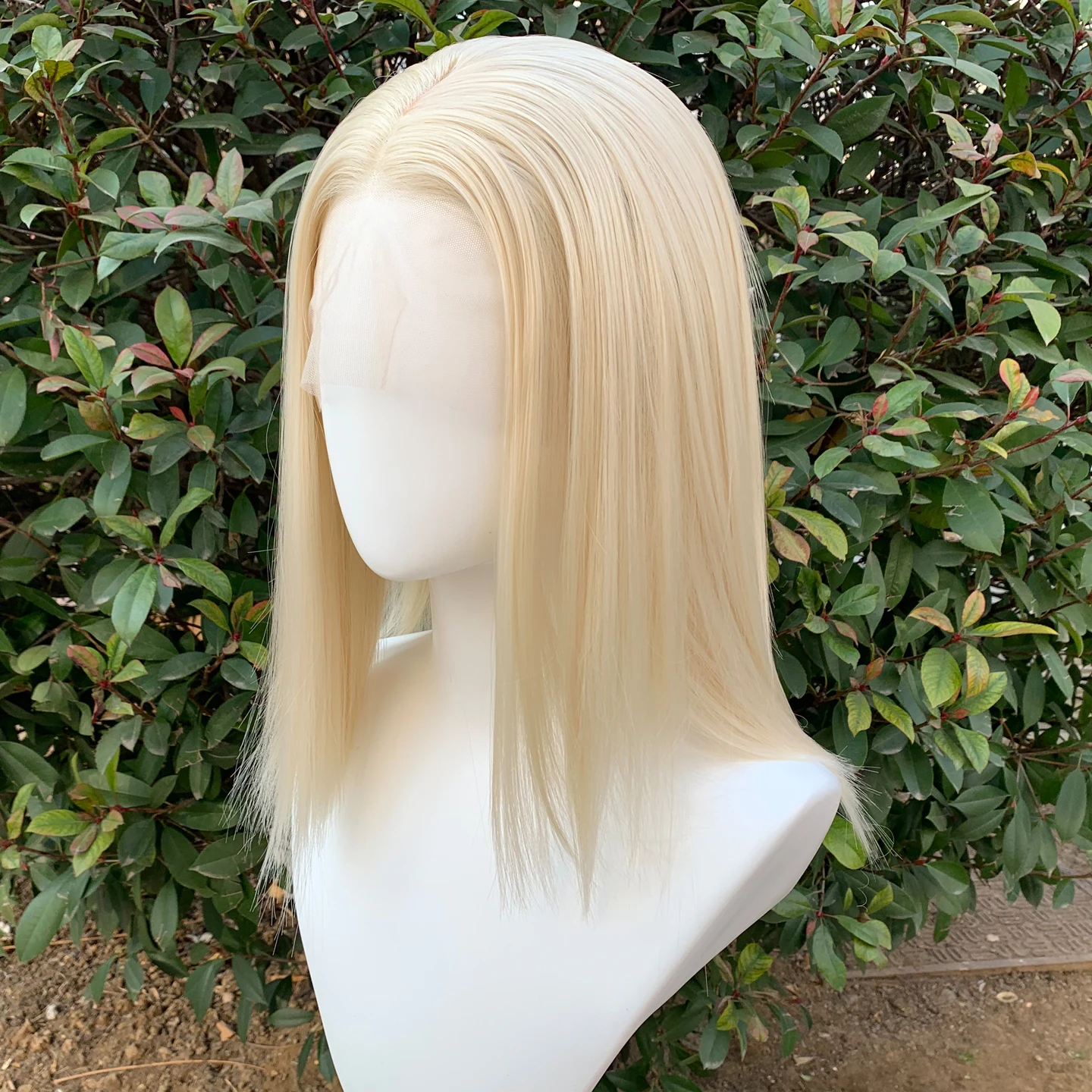 Short 13x4 Synthetic Lace Front Wigs for Women Light Blonde Straight Heat-resistant Glueless Lace Wig Synthetic Cosplay Wigs