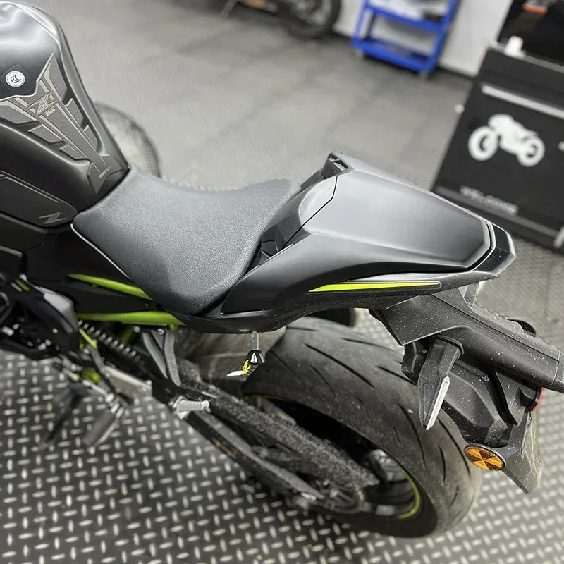 This product can be customized. Motorcycle modified carbon fiber rear seat hump