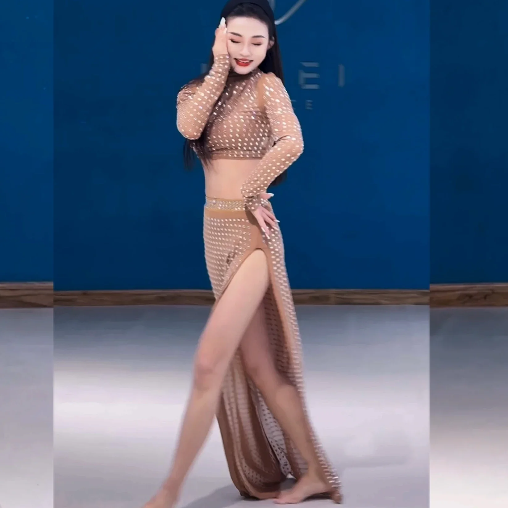 New Belly Dancing Costumes for Women's Diamond Long Sleeve Top+Sexy Split Long Skirt 2pcs Oriental Dance Performance Set