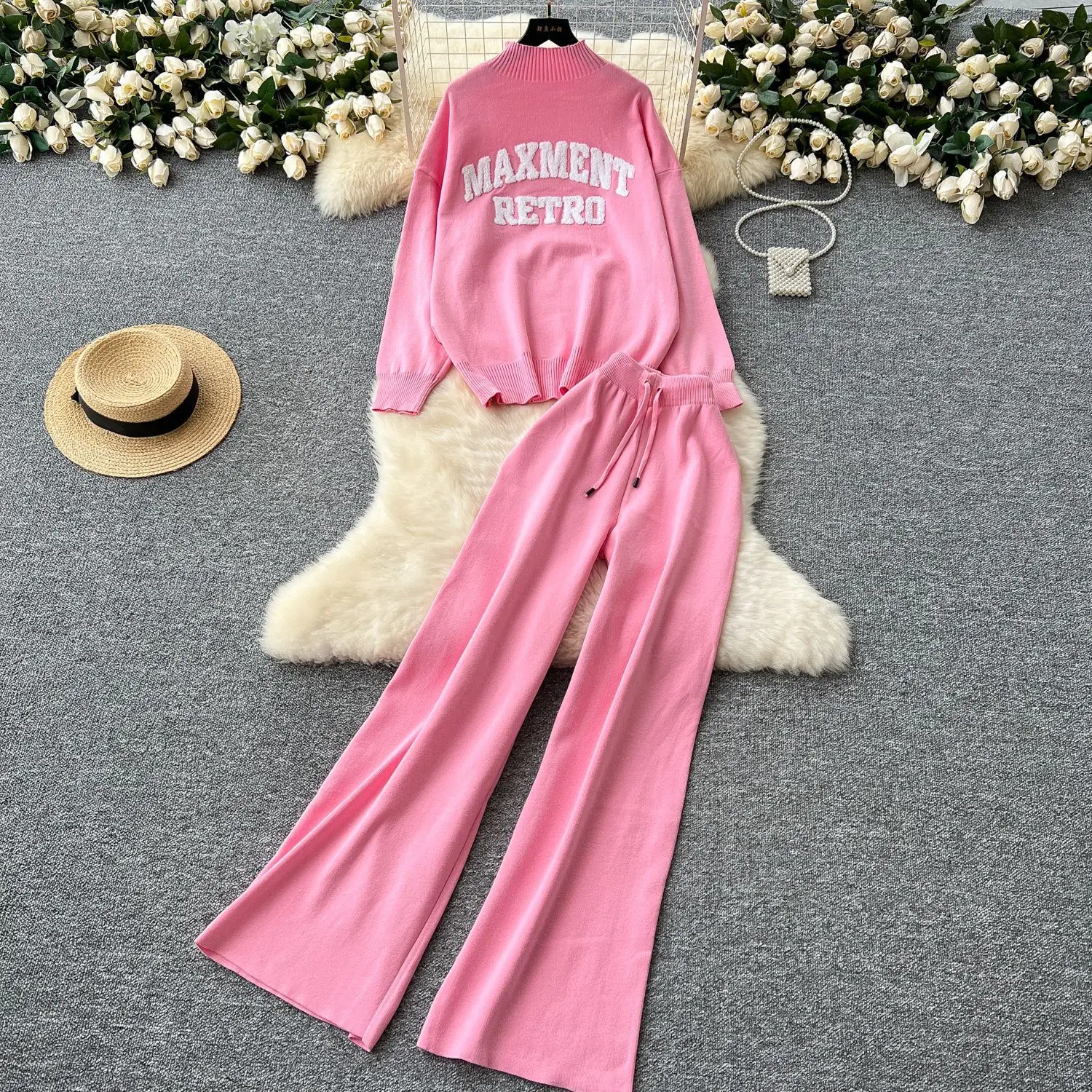 Set di pantaloni lavorati a maglia da donna in due pezzi Set di abbinamento solido Ricamo Collo a lupetto Pullover Maglione con coulisse Pantaloni a gamba larga 2025 Autunno