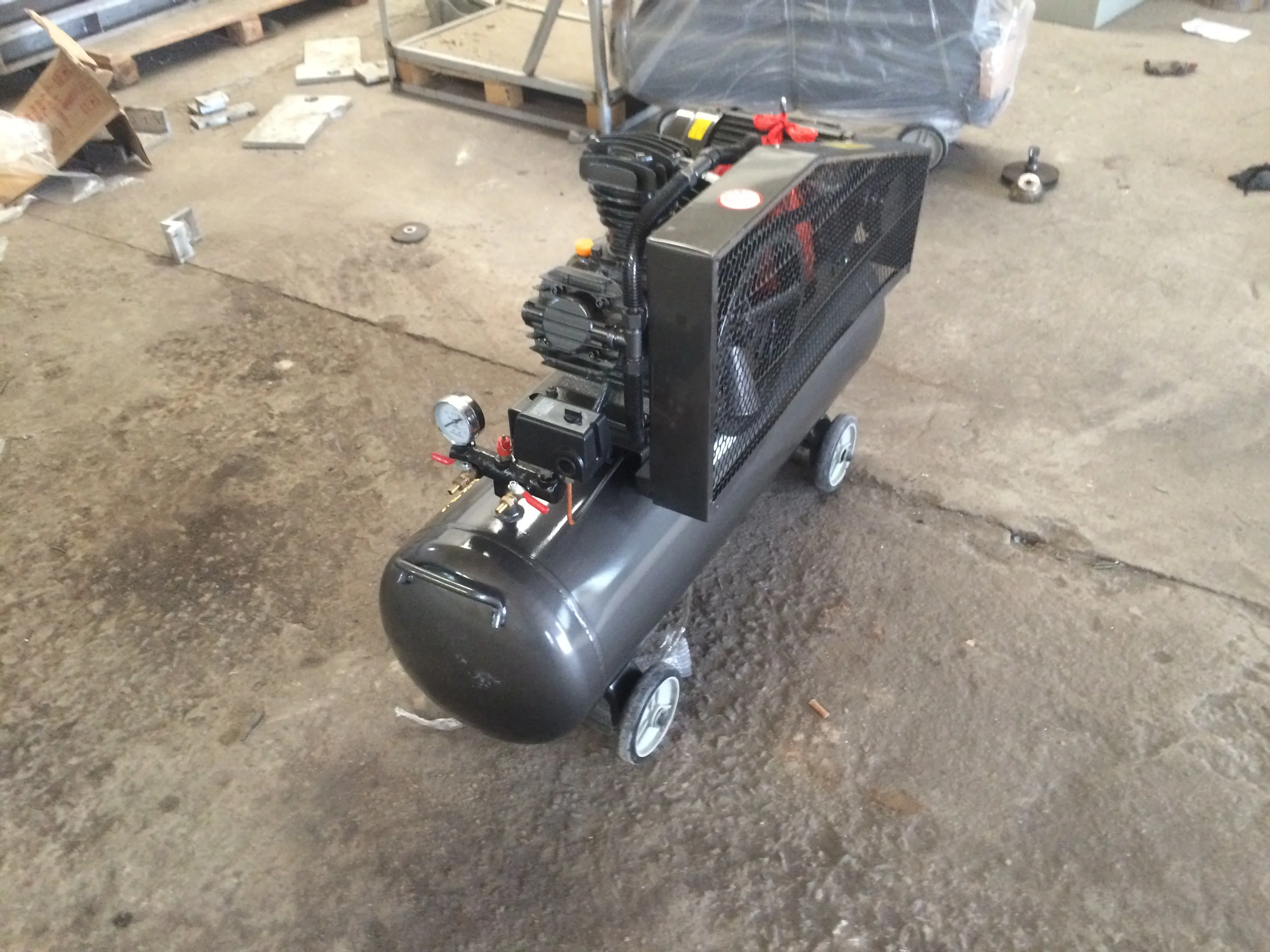 

500-литровый моноблочный винтовой воздушный компрессор для плазменной резки