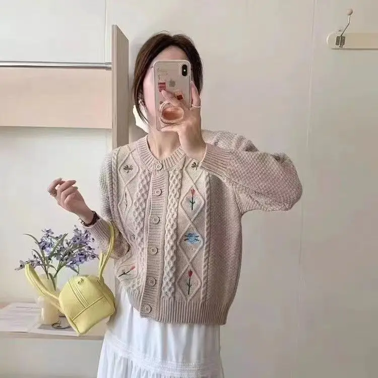 Geborduurd kort truijack voor dames herfst winter 2025, nieuwe stijl, stijlvol gebreid vest met ronde hals, gekoppelde losse top