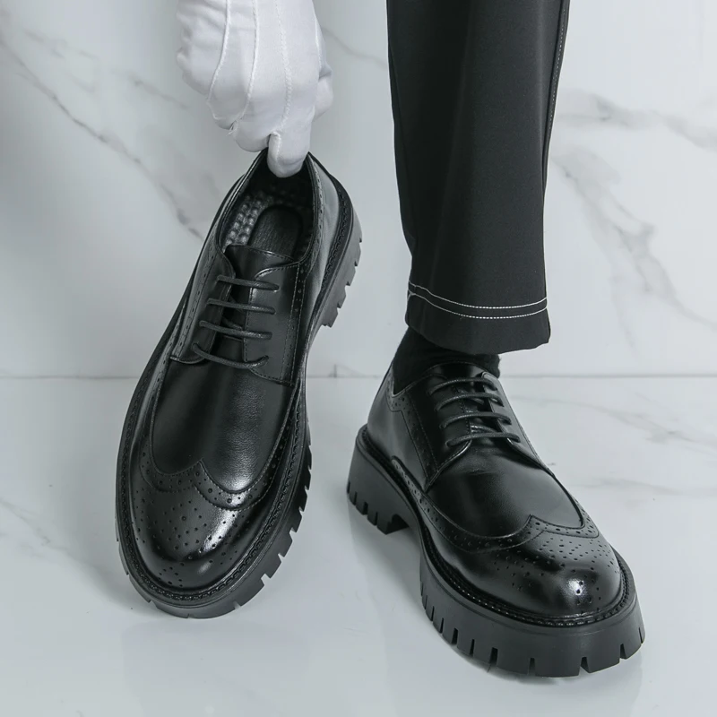 

Мужские лоферы на толстой подошве из лакированной кожи на шнуровке, коллекция Весна 2026, высокое качество, комфортные, модные