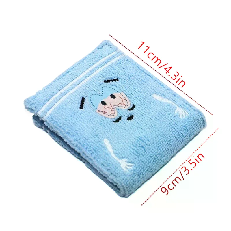 منشفة القماش المطرزة أنيمي الأزياء المحفظة مصمم حامل بطاقة الهوية شخصية