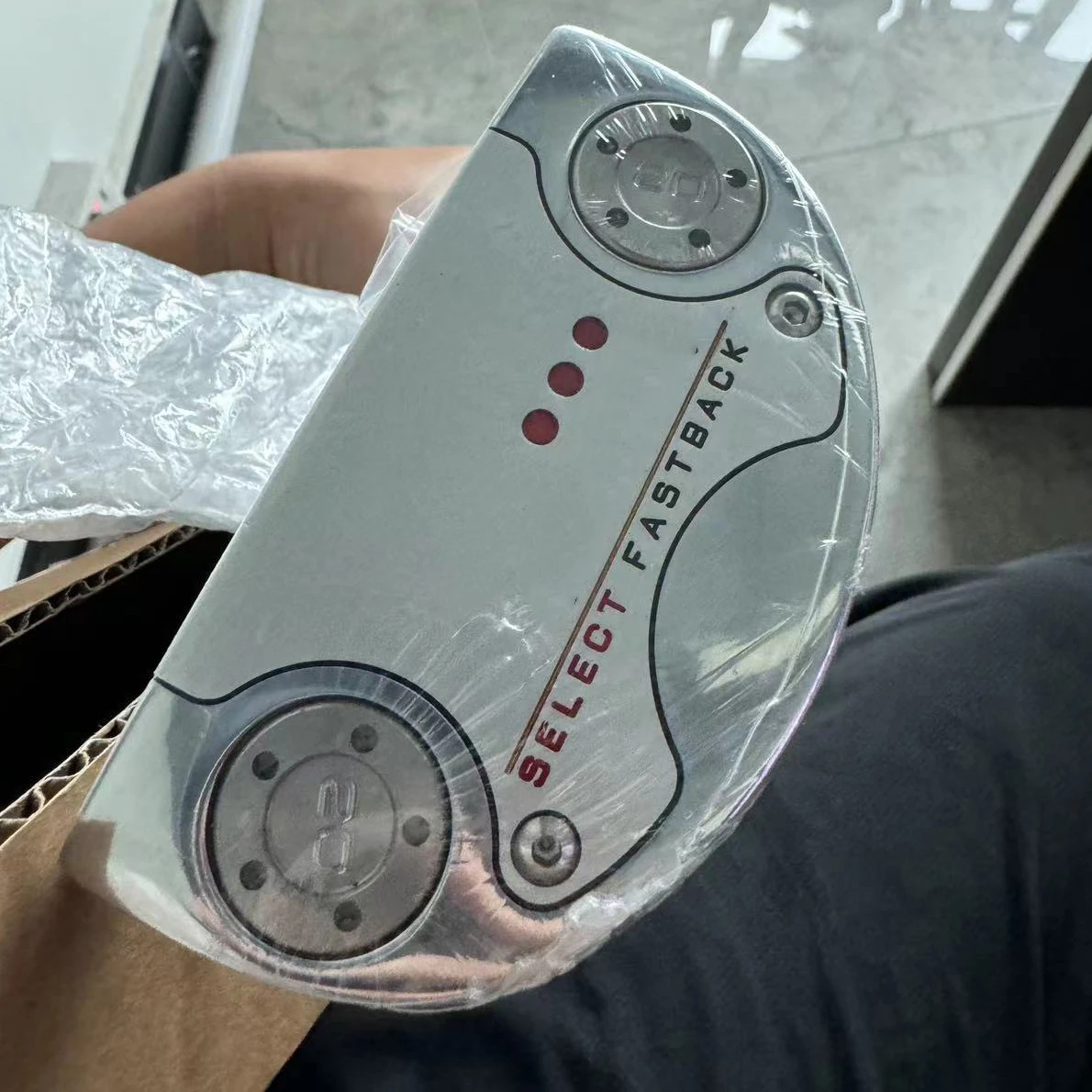 2024 Champions Super Select Squareback 2 CAMERON Halbkreis- und gerade Golfputter 32–35 Zoll Stahlschaft mit Schlägerkopfabdeckung