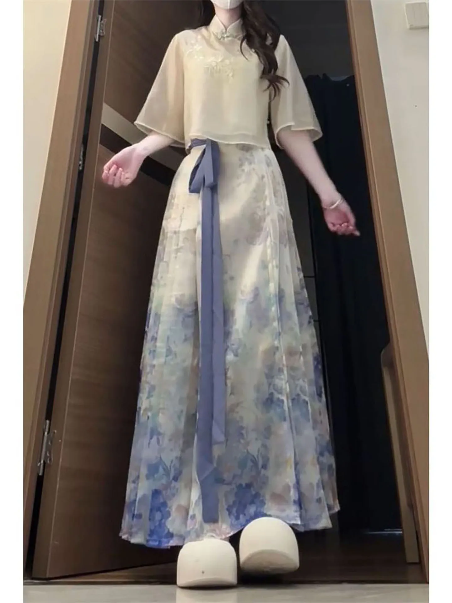 

Elegant Floral Embroidery Short Sleeve Top And High Waist Skirt Two Piece Set Summer Casual Fashion Women's Ensemble