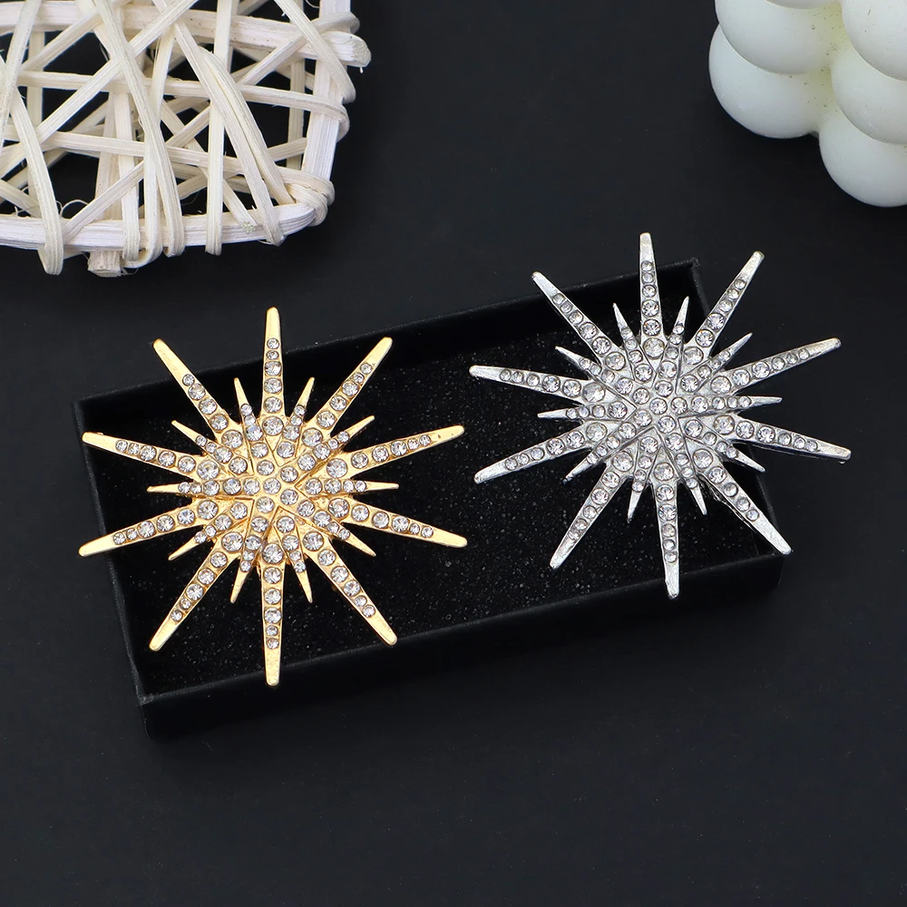 Luxury Rhinestone Octagonal Star Brooch Retro Star Brooch Lapel Pin Corsage Collar Clothings Women Men Badge Accessories Gifts