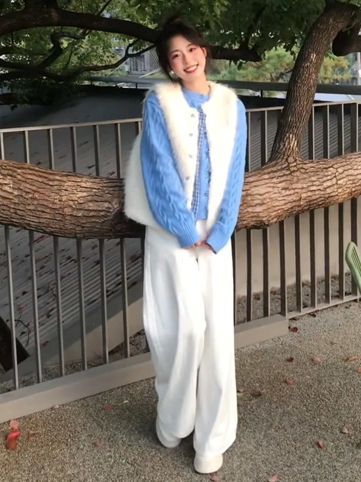 Coreano Sle Gilet di pelliccia di agnello bianco Capispalla da donna Autunno Inverno Nuovo arrivo Abiti invernali carini Set a due pezzi Dolce Sle