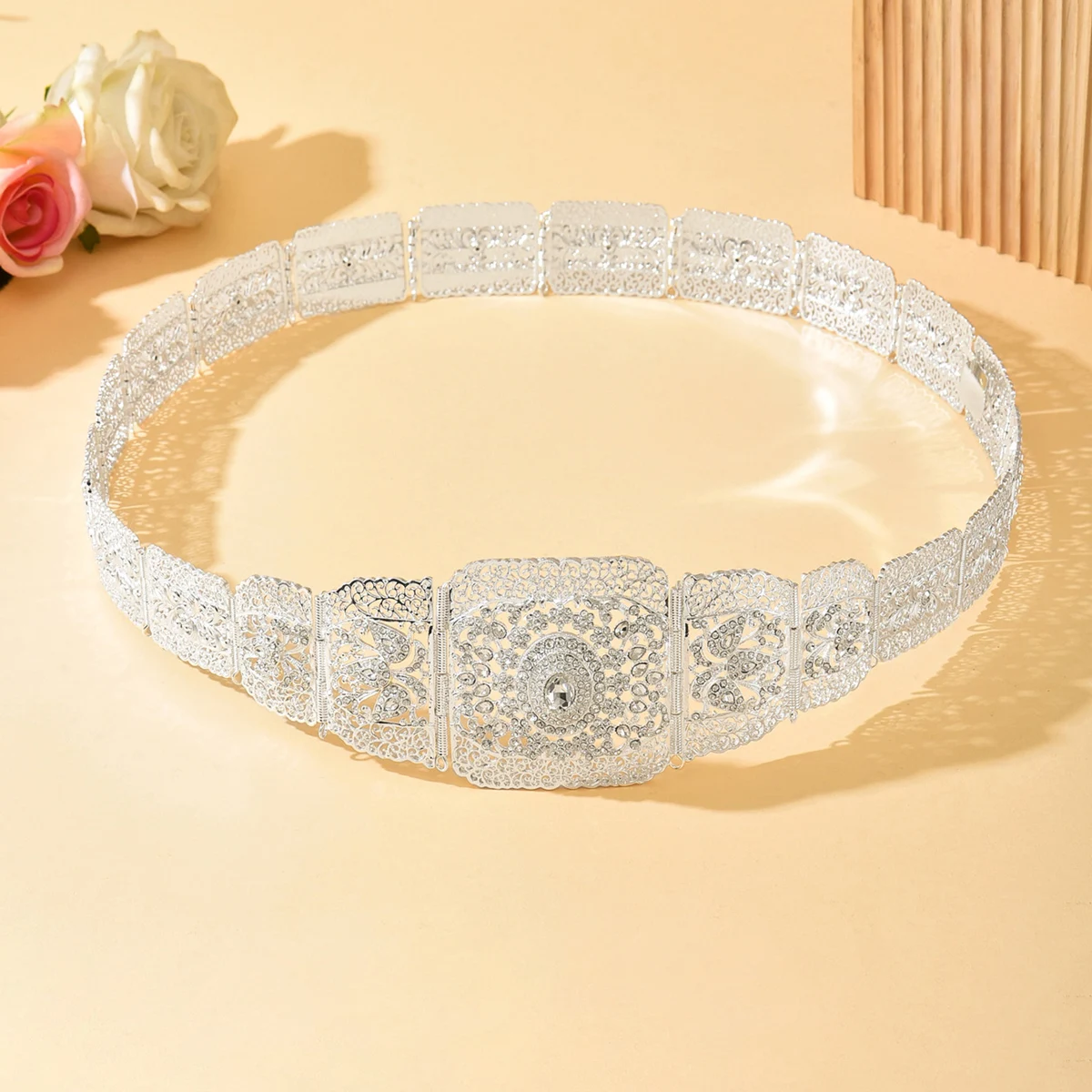 حزام تخريمية رائع لحفلات الزفاف - خيارات متعددة الألوان مع لهجات كريستال وأحجار كريمة لامعة لتصفيف بيان ثوب الزفاف المبهر #5