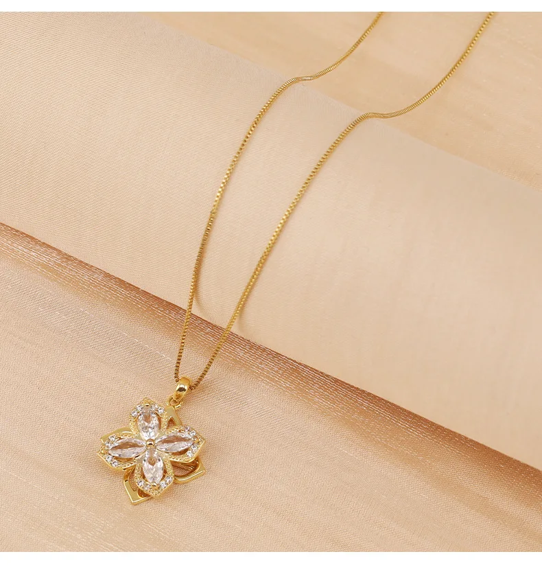 

Fresh four-leaf flower rotating zircon necklace, women's titanium steel necklace, collarbone necklace, women's necklace