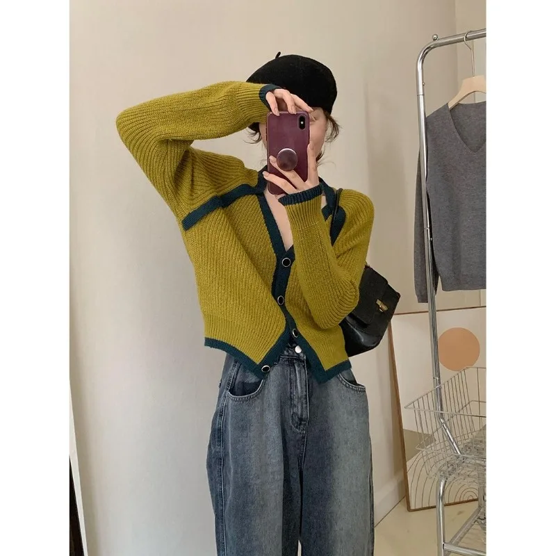 

Design V-neck Colorblocking Sweater Women Casual Autumn New Korean Short Loose Long-sleeved Knitted Pullover Female