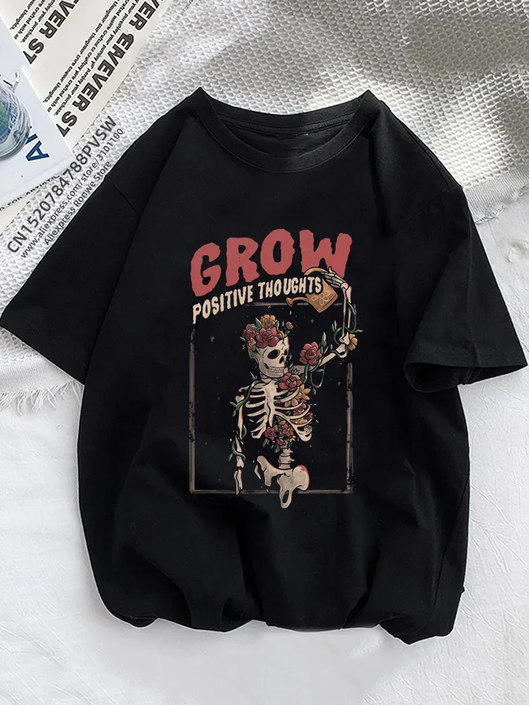 Women\'s Basic Fashion Summer Skull Pattern Black T-Shirt Cute and sweet 90s Clothing Short Sleeved Casual Versatile T-Shirt.