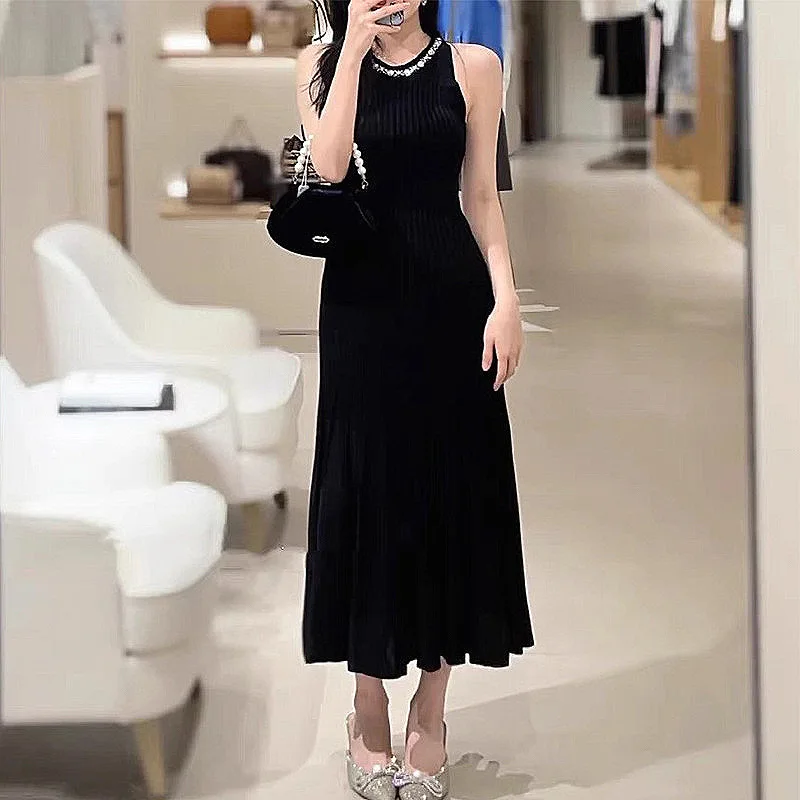 

French Heavy Industry Neckline Inlaid with Diamonds and Stylish and Elegant Fishtail Knitted Dress 2025 New Banquet Skirt
