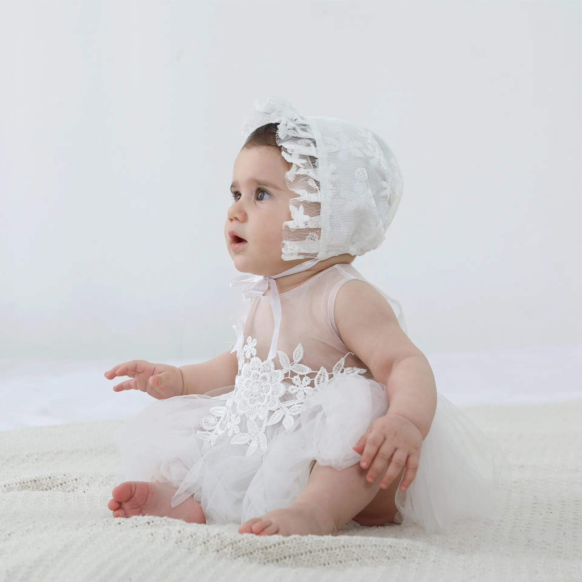 

Neonatal Portray A Person Children's Photography Clothing 100 Days Baby White Dress Black Lace Skirt Summer Solid Color Frock