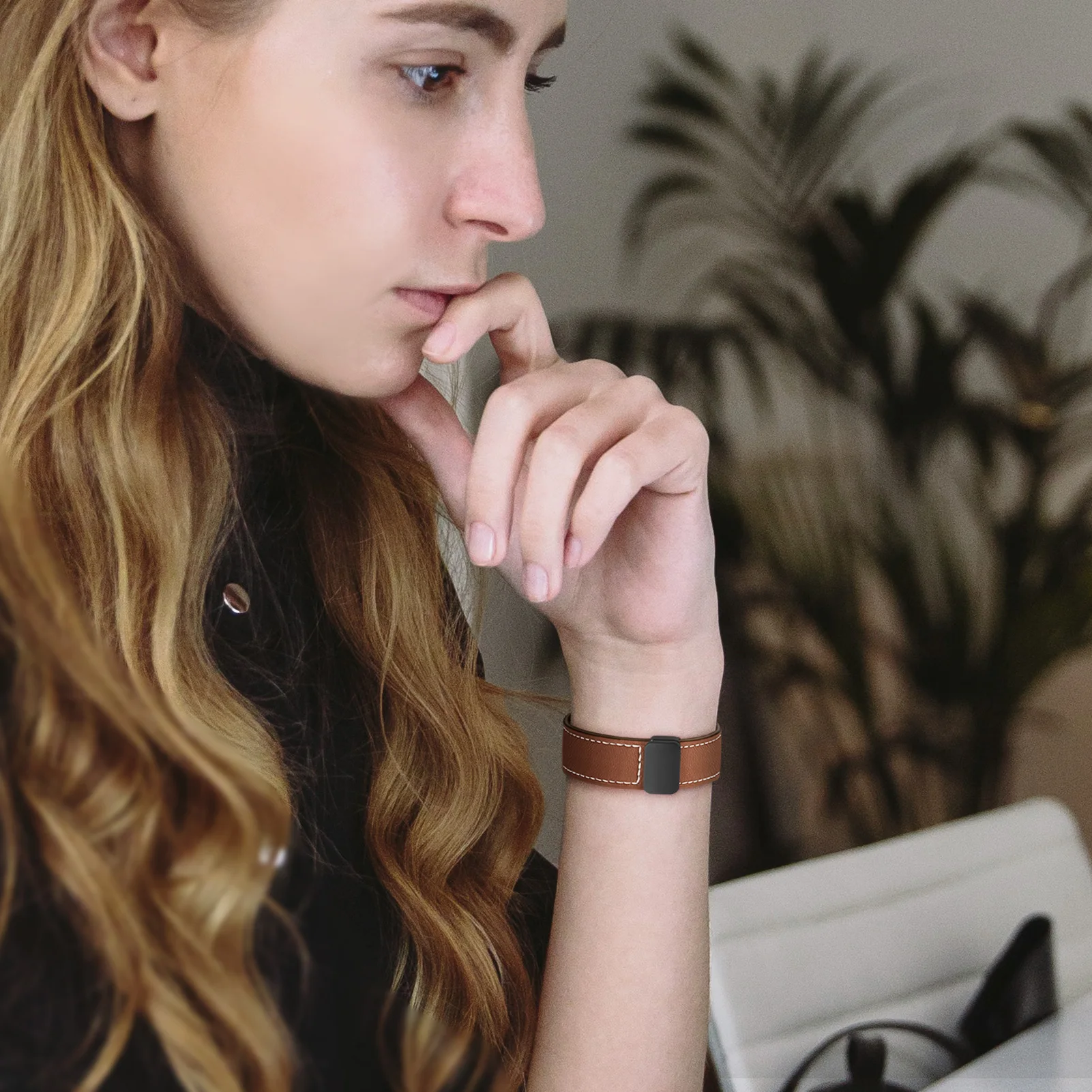 Magnetic Buckle strap for Apple Watch band 44mm 45mm 49mm 40mm 41mm 38mm 45 mm Leather Bracelet iWatch Series ultra 3 5 6 se 7 8