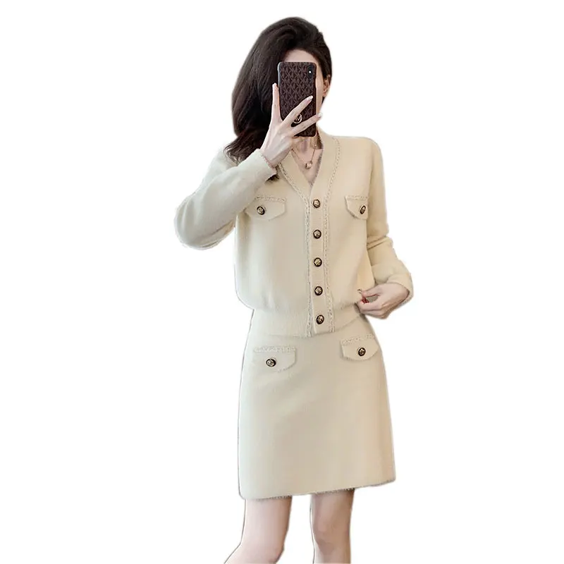 

Women's 2-pcs Knitted Set V-neck Coat+Skirt 2025 New Spring and Autumn Small Fragrance Style Set