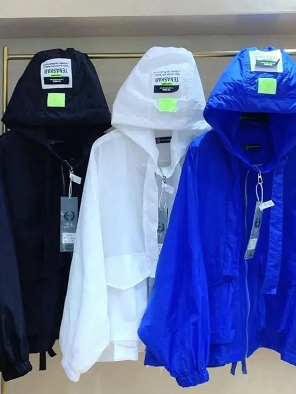 

Большие размеры 300, летнее повседневное свободное женское солнцезащитное пальто с капюшоном, модный дизайн из полиэфирного волокна