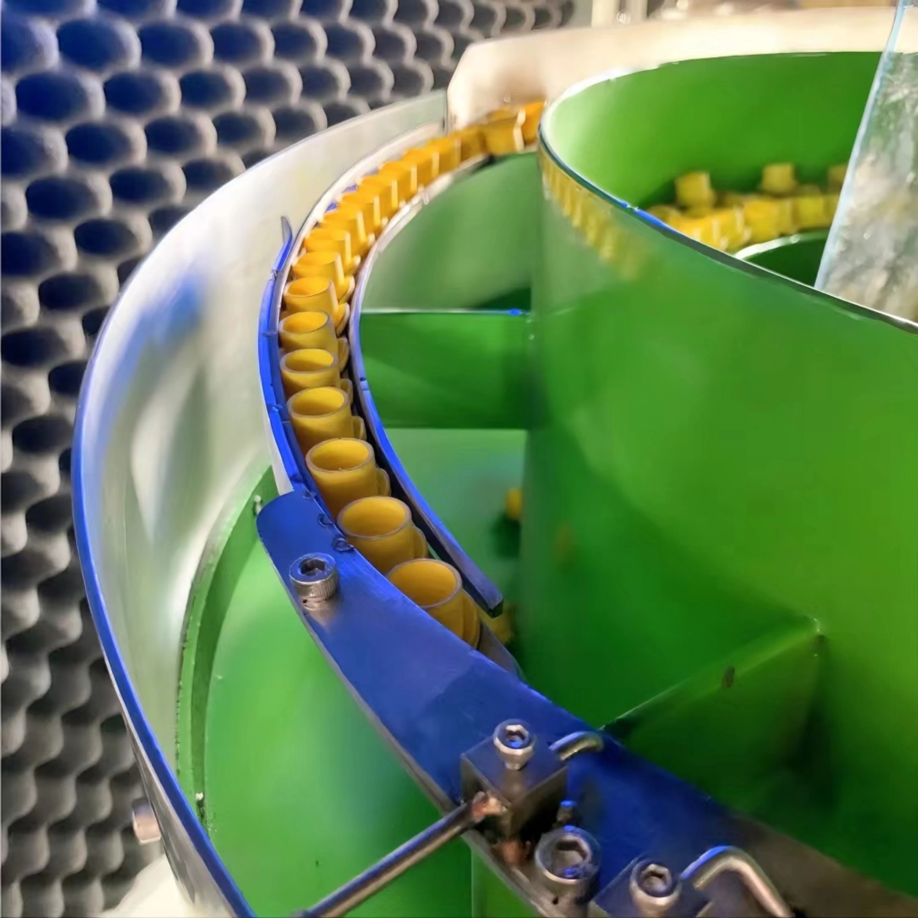 Полностью автоматическая электромагнитная вибрационная чаша для производственной линии Крышка от бутылки Другая линия обработки