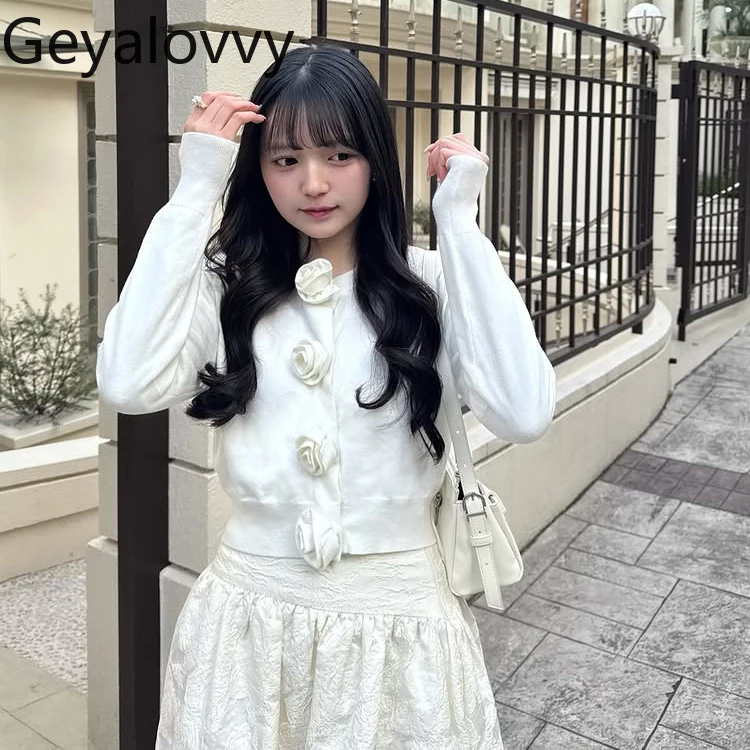 Cardigan a maniche lunghe sottile versatile per ragazze dolci in stile giapponese, girocollo, fiore fatto a mano, maglione lavorato a maglia corto in tinta unita